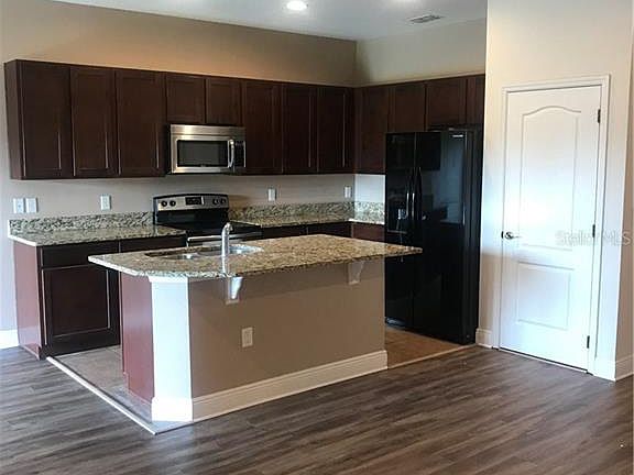 3rd image of 2101 Albion Ave #1