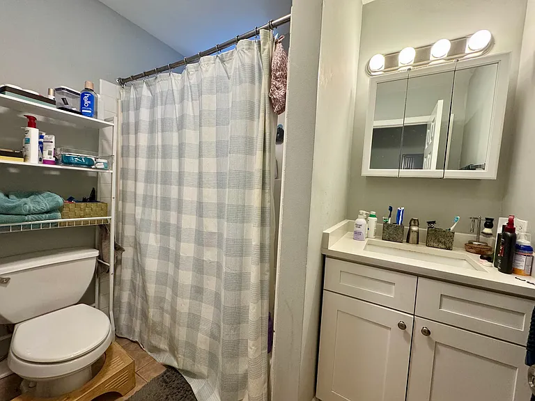 1553 W Olive Ave #2W — Photo 14