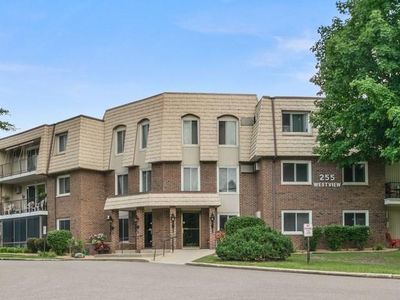 255 Westview Dr APT 203, West Saint Paul, MN, 55118