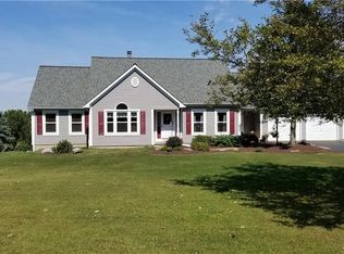 1001 Mistletoe Dr, Elbridge, NY 13060