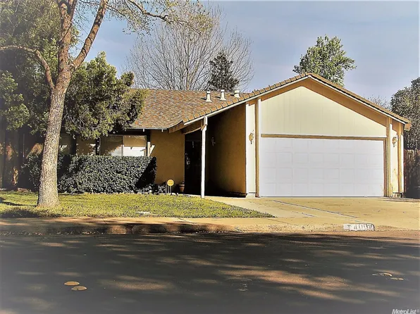 4004 Blue Bird Dr, Modesto, CA 95356