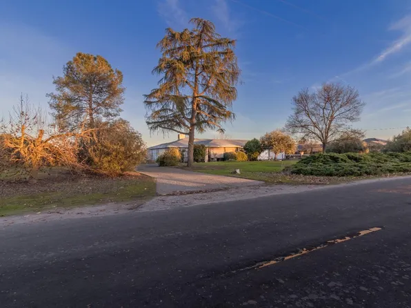 16883 Walden Dr, Madera, CA 93638