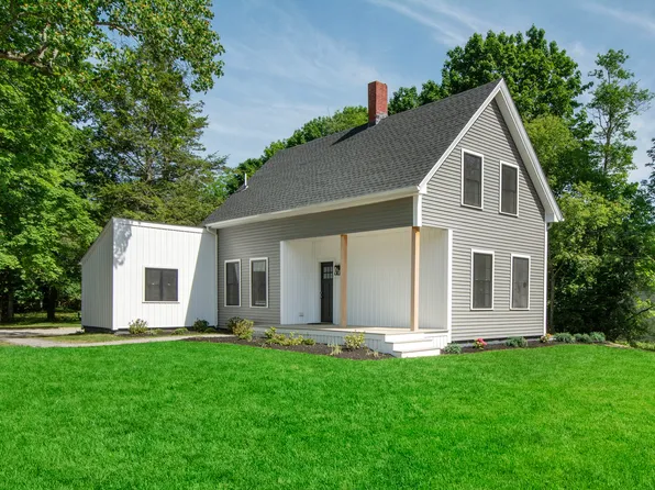 215 Gardner St #2, Hingham, MA 02043