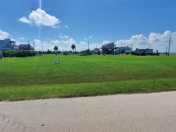 1027 Rollover Cir, Gilchrist, TX 77617