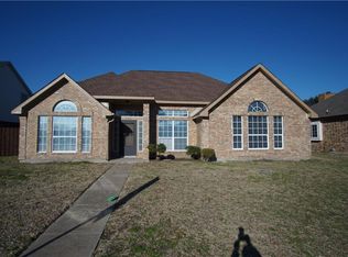 2746 Claremont Dr, Grand Prairie, TX 75052