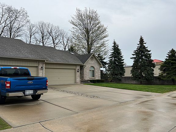 3rd image of 15577 Carmelite Ct