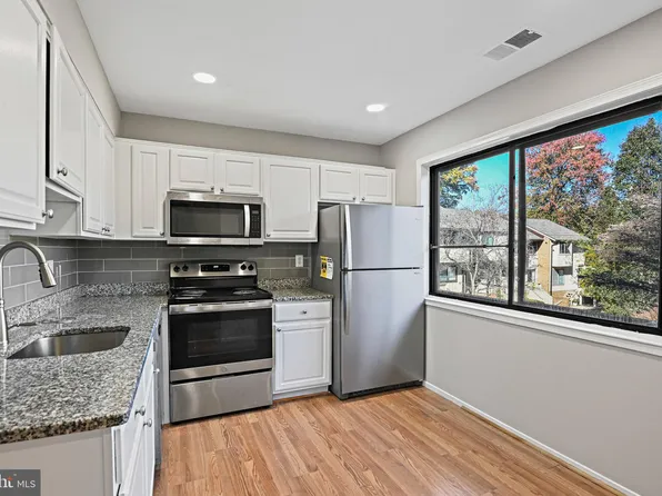 2691 Glengyle Dr #34, Vienna, VA 22181