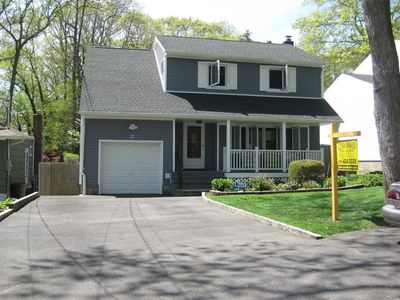 12 Locust Pl, Huntington Station, NY, 11746
