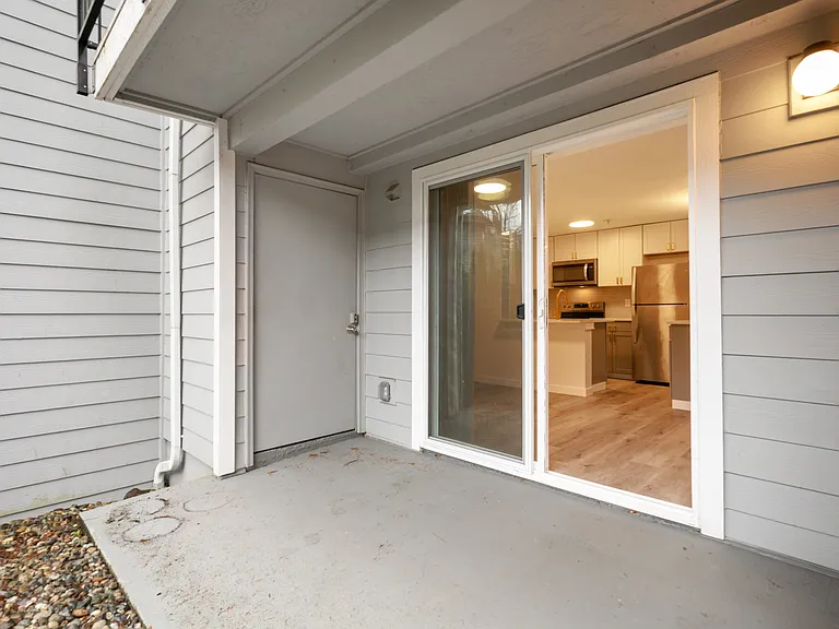 12618 109th Ct NE #H101 — Photo 17