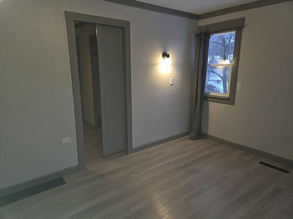 4th image of 575 E 1st St