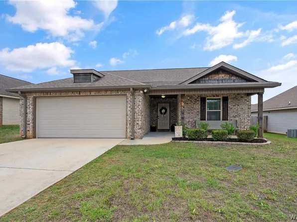 104 Azalea Ln, Moundville, AL 35474