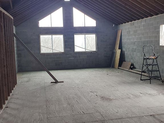 5th image of 22844 Miller Rd