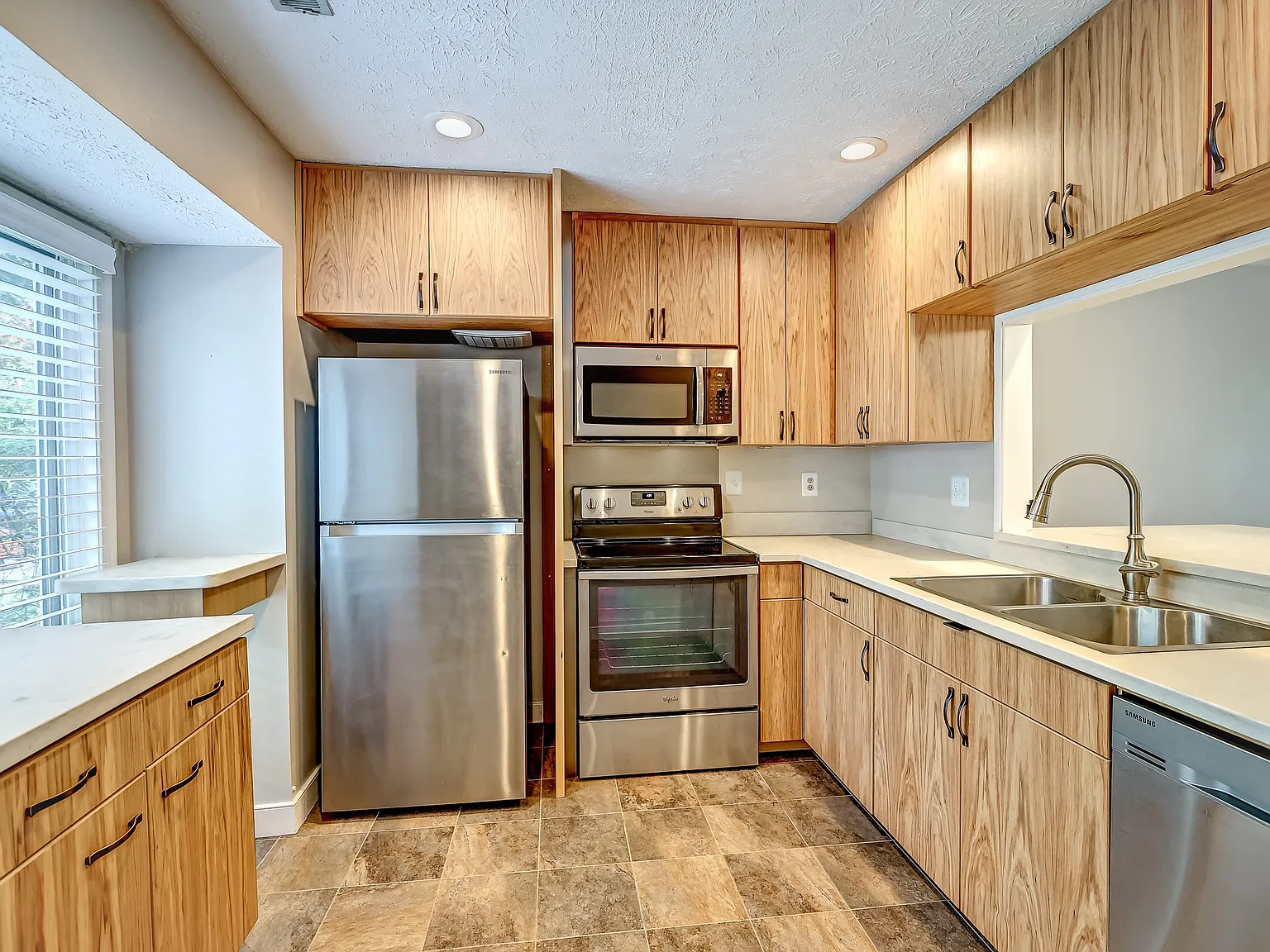2710 Spinnaker Ct — Photo 3