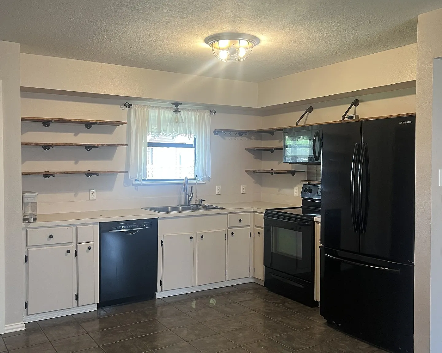 2036 Lisa Circle - 1 — Photo 2