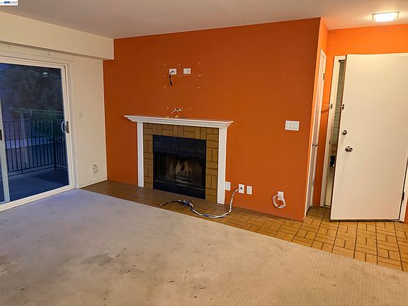 3rd image of 1089 Wesley Ct APT 8