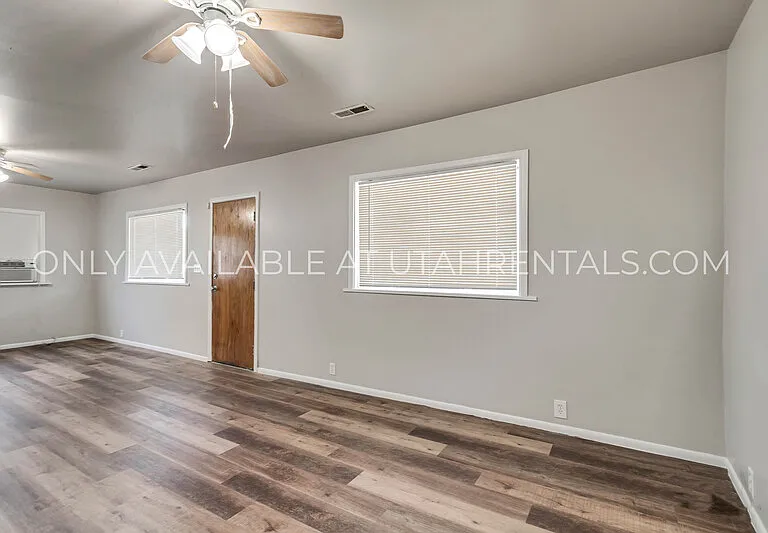 142 N 900 W — Photo 2