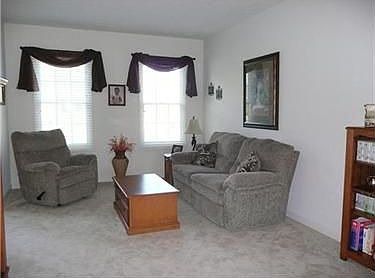 4th image of 401 Plum Ct