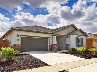 1076 Hacienda Dr, Plumas Lake, CA 95961