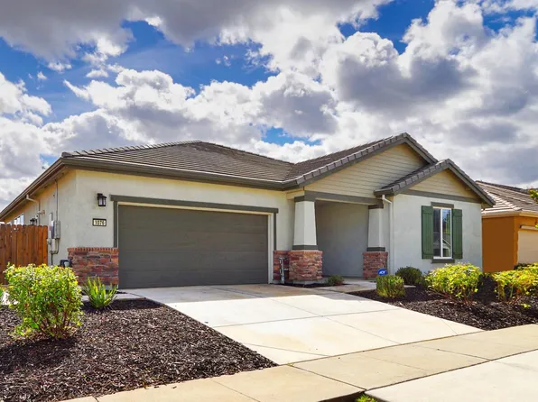 1076 Hacienda Dr, Plumas Lake, CA 95961