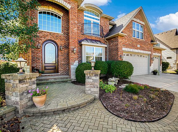 2nd image of 25540 W Prairiewood Ln