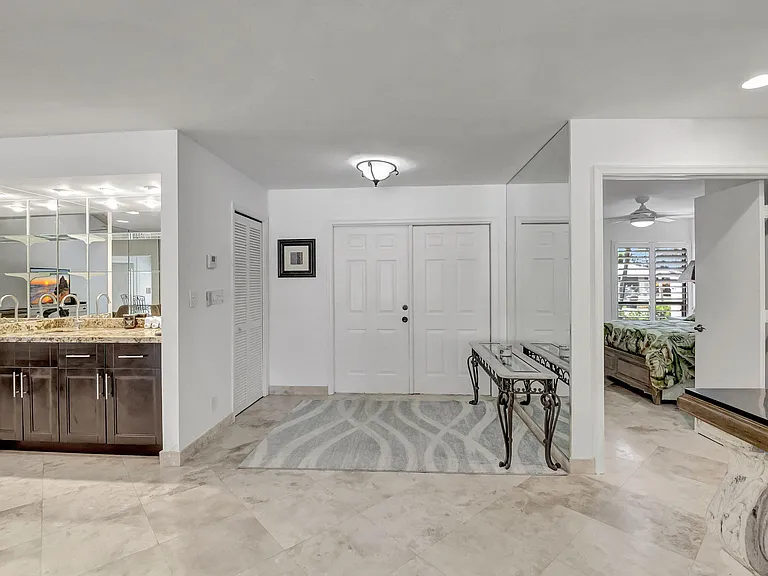 804 Foxpointe Cir — Photo 6