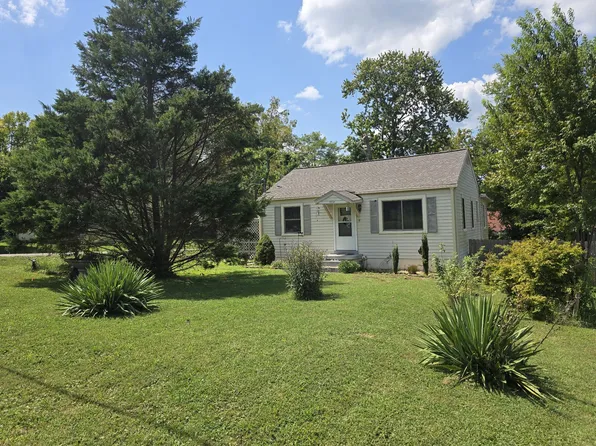 1818 Figures Ave, Columbia, TN 38401