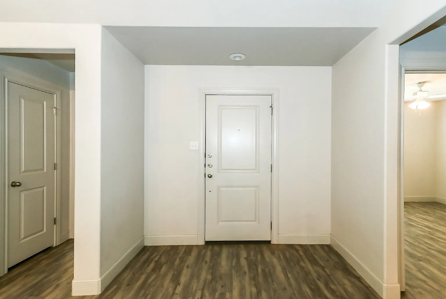 3 bed, 2.0 bath, 1550 sqft, $1,600 — Photo 3