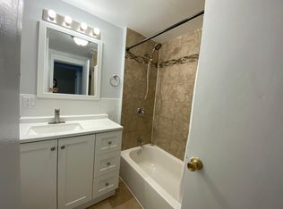 2118 S Halsted St #2S, Chicago, IL 60608