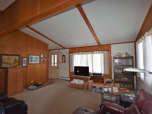 4th image of 77 W Waukau Ave