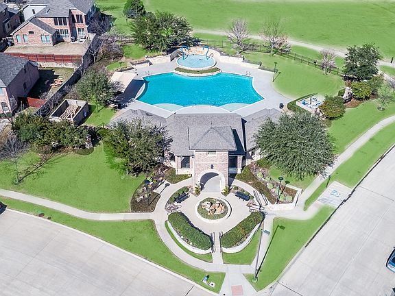 3rd image of 1936 Palisade Ct