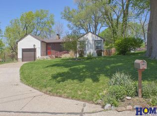 2406 Sidney St, Bellevue, NE 68005