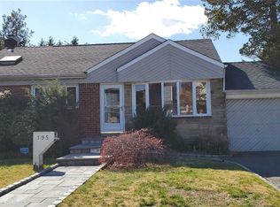 195 Margaret Dr, East Meadow, NY 11554
