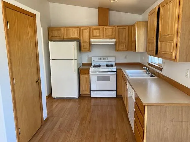 3 bed, 2.5 bath, $2,900 — Photo 3