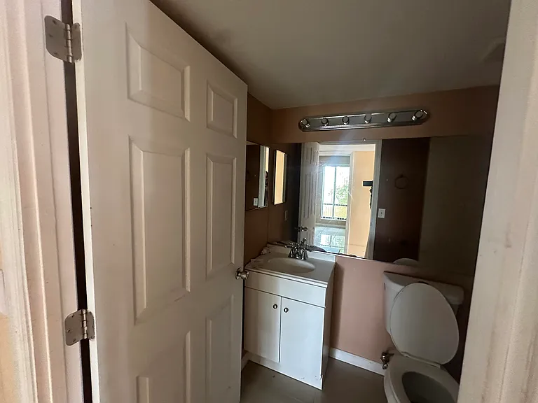 410 NW 214th St #105 — Photo 14