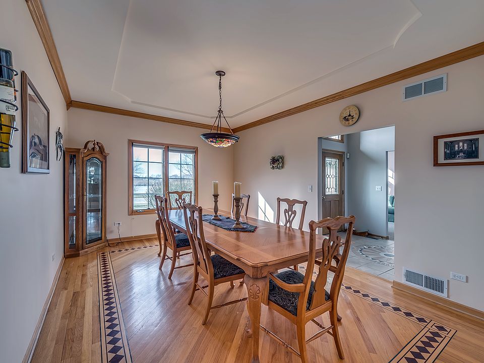1st image of 22461 S Country Ln