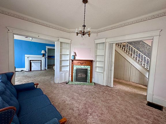 3rd image of 807 Raleigh Ave