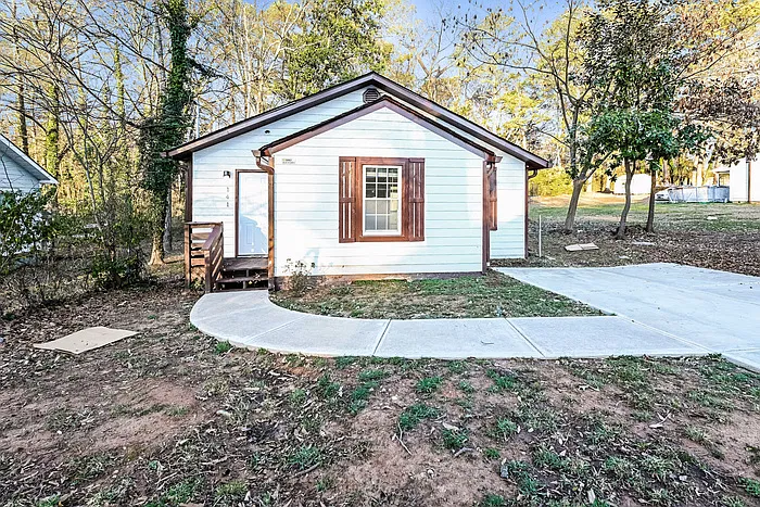 3 bed, 2.0 bath, 1246 sqft, $1,745 — Photo 1