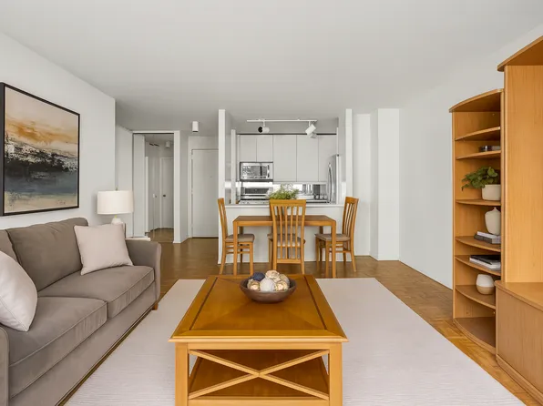 510 East 80th Street image 2 of 8