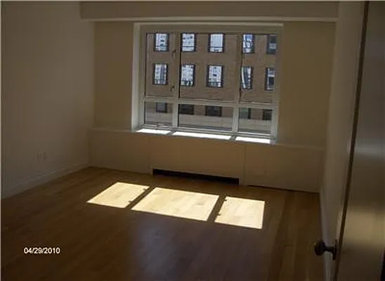 Rented by R New York | media 27