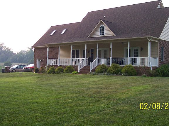 Spacious Back Yard