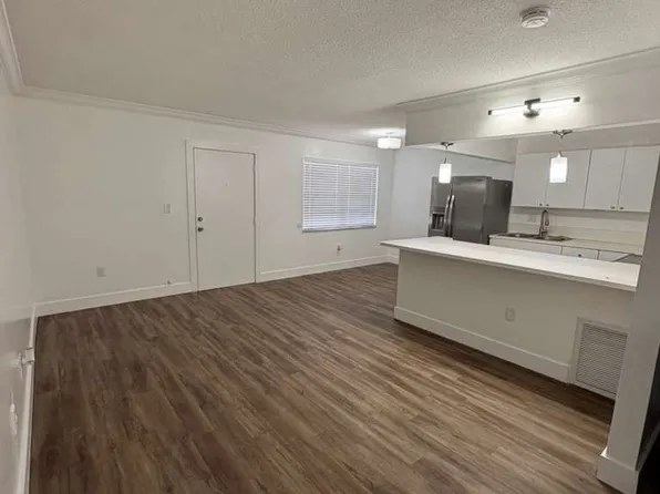 6620 W 2nd Ct APT 404, Hialeah, FL 33012