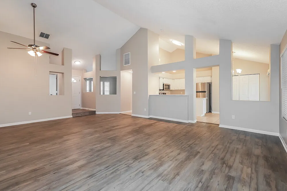 3 bed, 2.0 bath, 1932 sqft, $3,880 — Photo 4