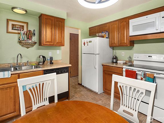 4th image of 9226 Sharon Drive
