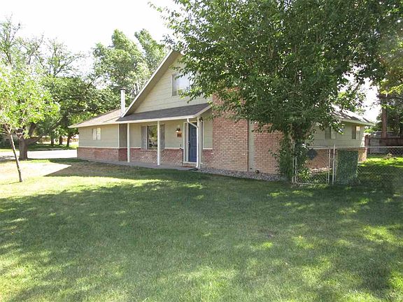3rd image of 818 Jamaica Dr
