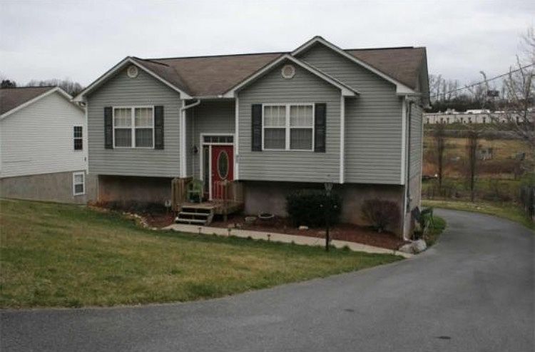 1st image of 95 Cloverdale Ln