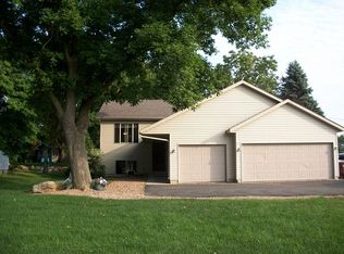 2011 Lake View Drive, Prior Lake, MN 55372