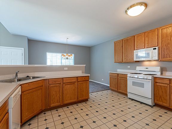 4th image of 241 Nicole Dr Unit F