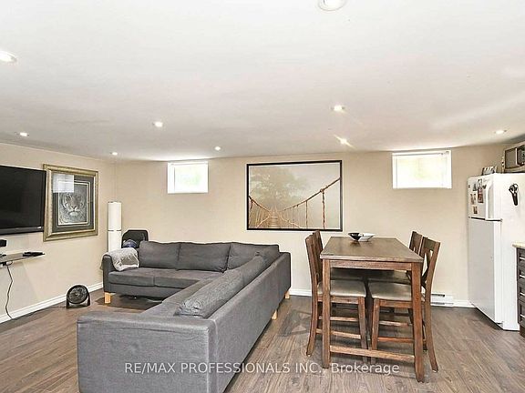 4th image of 1072 Alexandra Ave #Basement