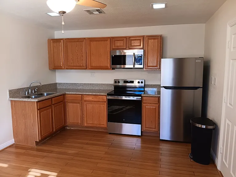 1320 S 13th St #1 — Photo 3