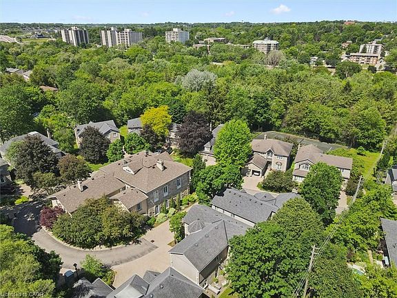 2nd image of 25 Manor Park Cres #11